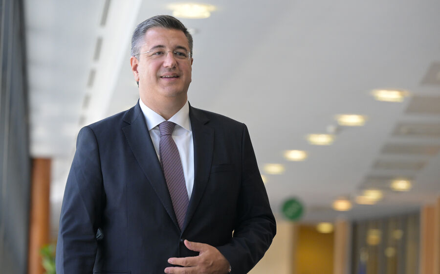 Apostolos Tzitzikostas