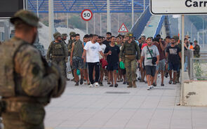 Pelo menos 48.300 regressaram logo na sexta-feira a Marrocos, por sua própria iniciativa.