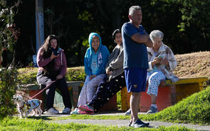 Pessoas em Colômbia reagem a sismo de 7,4 na escala de Richter