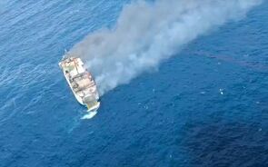 Incêndio em barco na Indonésia