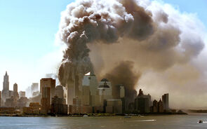 World Trade Center atingido por avião em ataque terrorista