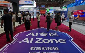China pede 'barreira de segurança' face a alertas sobre inteligência artificial