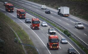 Marcha lenta organizada por empresários de terraplanagens 