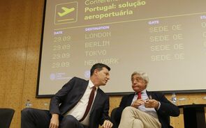 Os bastonários da Ordem dos Engenheiros, Fernando de Almeida Santos, e o da Ordem dos Economistas, António Mendonça. 