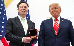Donald Trump condecorou Elon Musk com a Medalha Nacional de Ciência