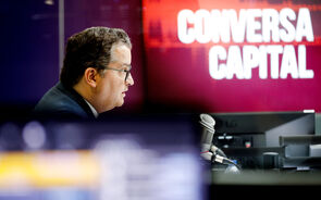 Homem participa no programa Conversa Capital