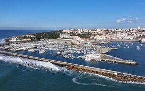 O antigo hotel Miramar, em Cascais, foi destruído por um incêndio na década de 1970.