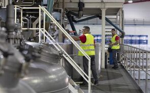 Produção industrial recua em agosto na UE. Portugal tem 2.ª maior quebra mensal
