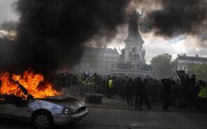 Praça da República tem sido palco de confrontos entre as forças de segurança e manifestantes.    