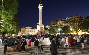 PSP avança contra Acampada de Lisboa e faz detenções. Tendas no Porto foram desmontadas