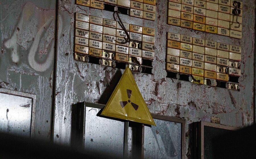 Símbolo de radioatividade num dos centros de controlo da central nuclear de Chernobyl