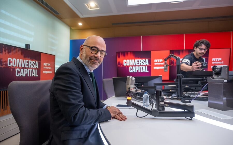 Miguel Pinto Luz, ministro das Infraestruturas e Habitação, na Conversa Capital