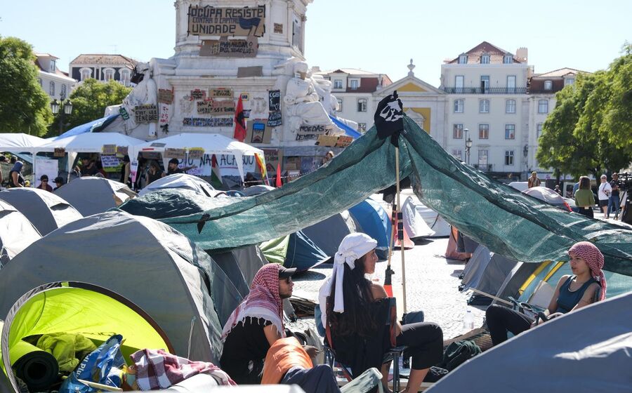 Acampada no Rossio, em Lisboa, contra a crise na habitação